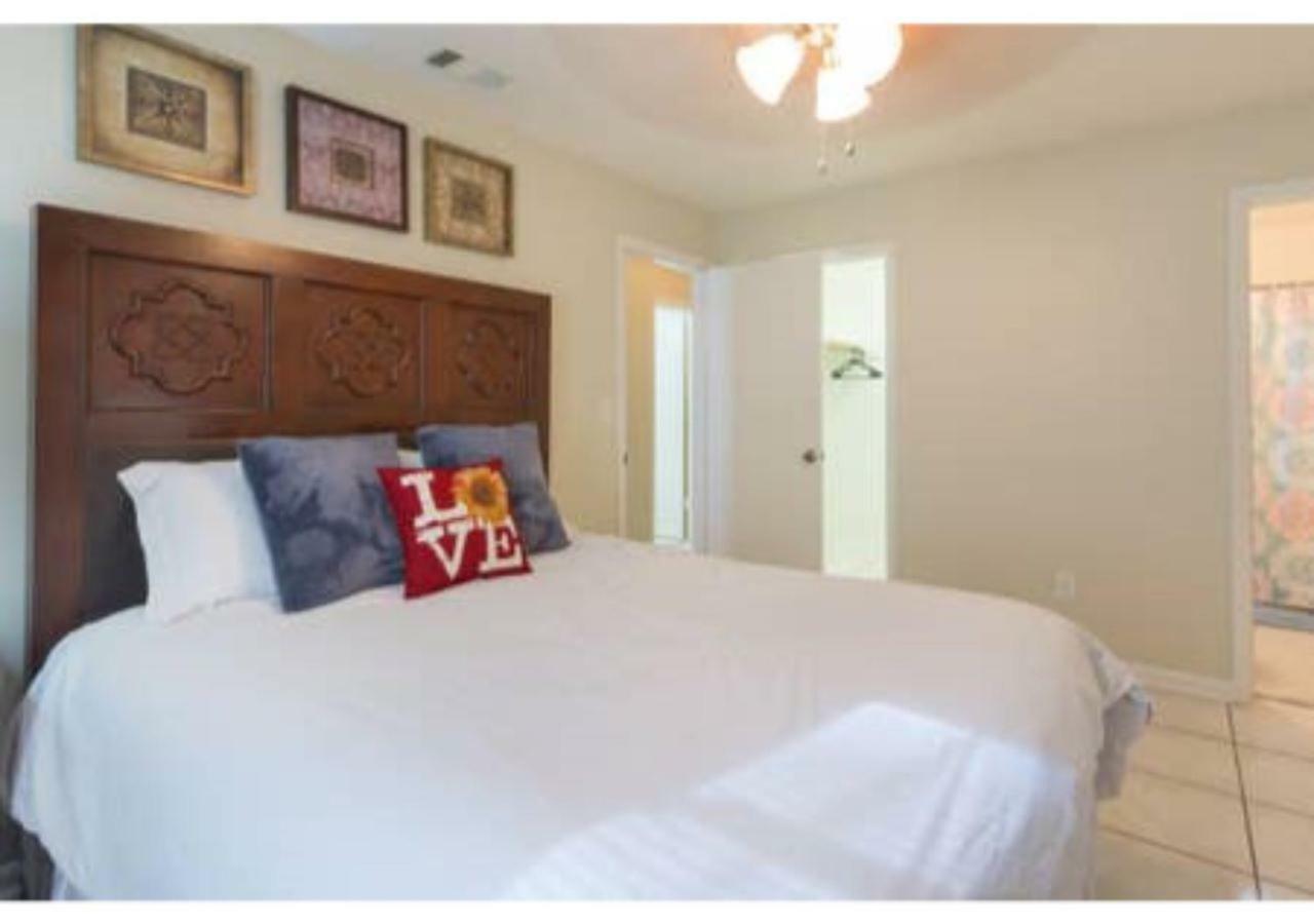 Home Away From Home! Deltona Bagian luar foto