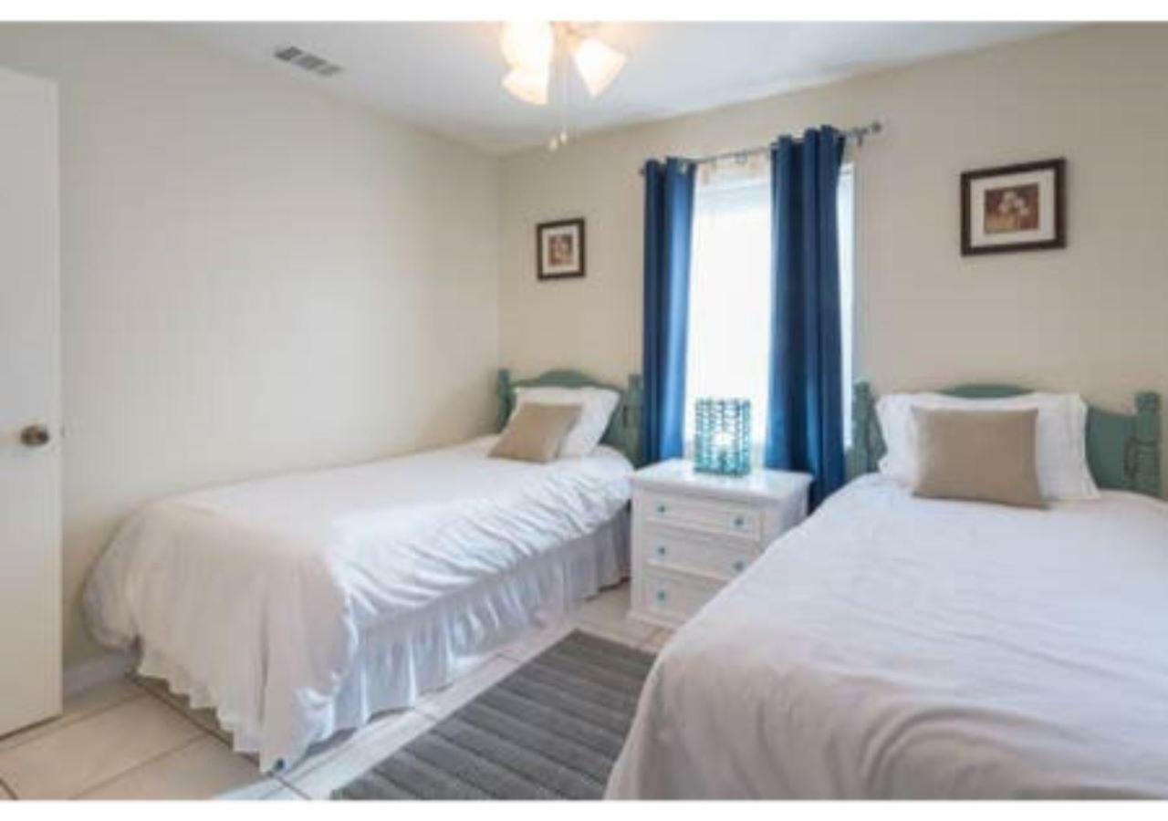 Home Away From Home! Deltona Bagian luar foto